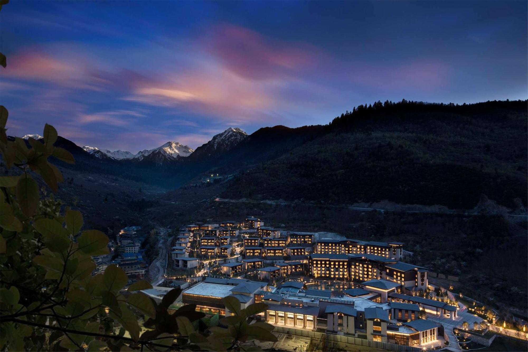 Hilton Jiuzhaigou Resort Zhangzha Town Екстер'єр фото